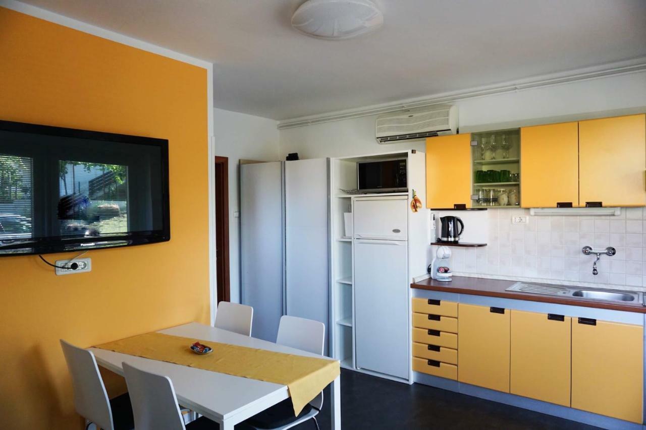 דירות איזולה Apartmaji Ela 1 מראה חיצוני תמונה